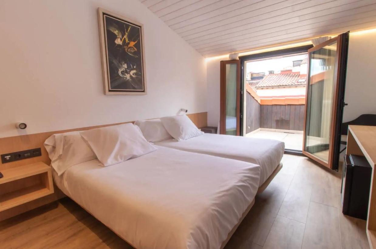 Hotel Cortabitarte Soria Buitenkant foto